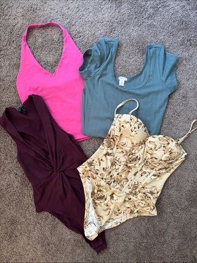 Medium Crop Tops & Bodysuits